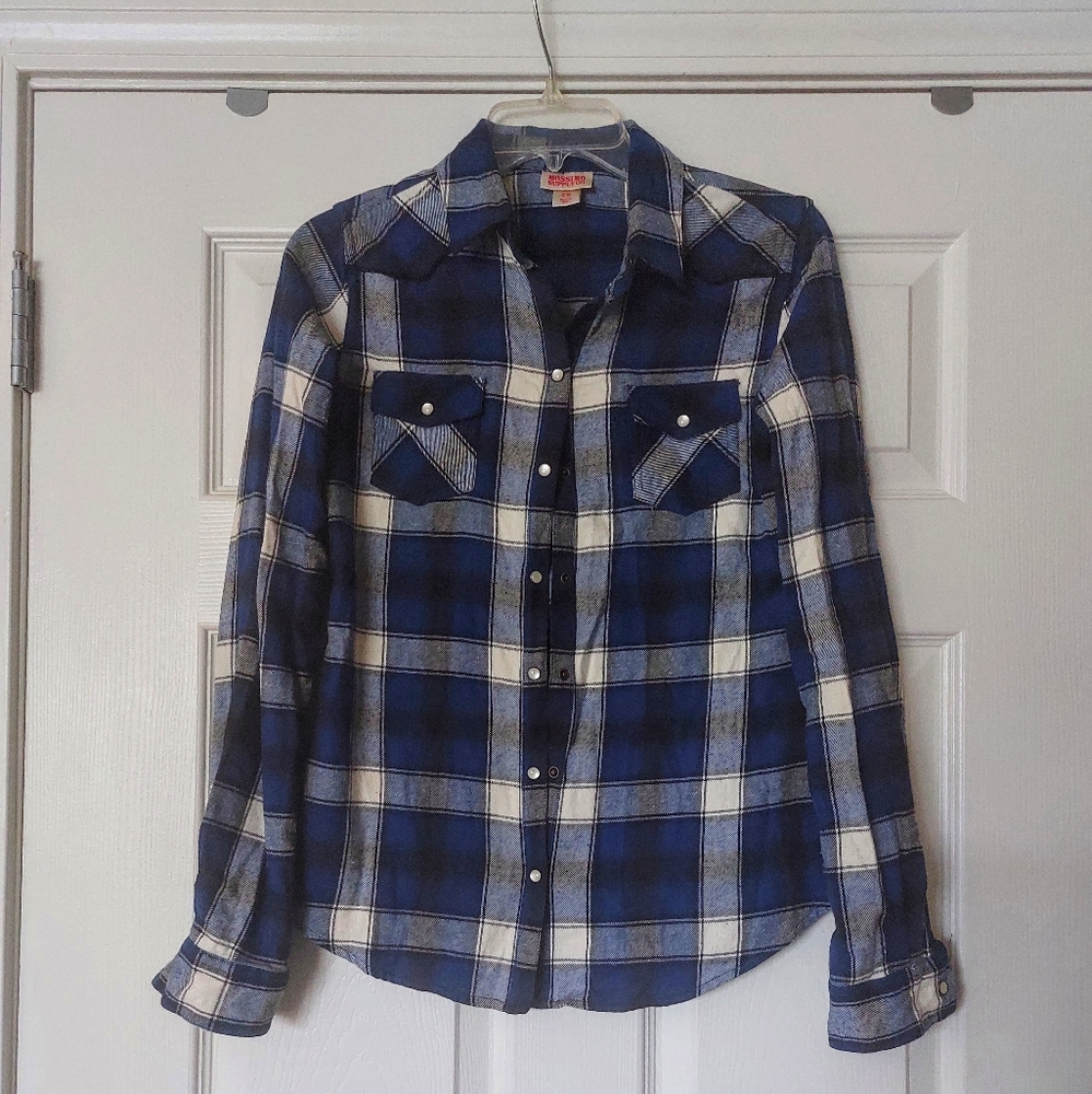 Pearl Snap Blue Plaid Flannel Shirt with Chest Pockets